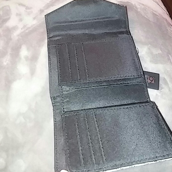 APT 9 mini Wallet NWT - Picture 3 of 5